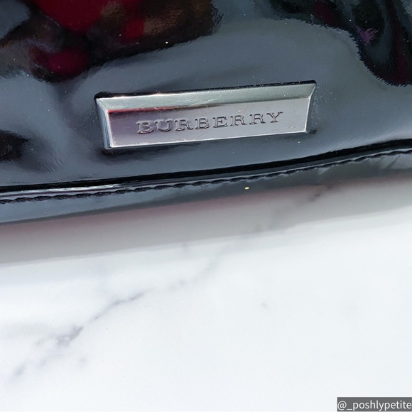 Authentic Burbery black patent shoulder bag - Picture 3 of 17